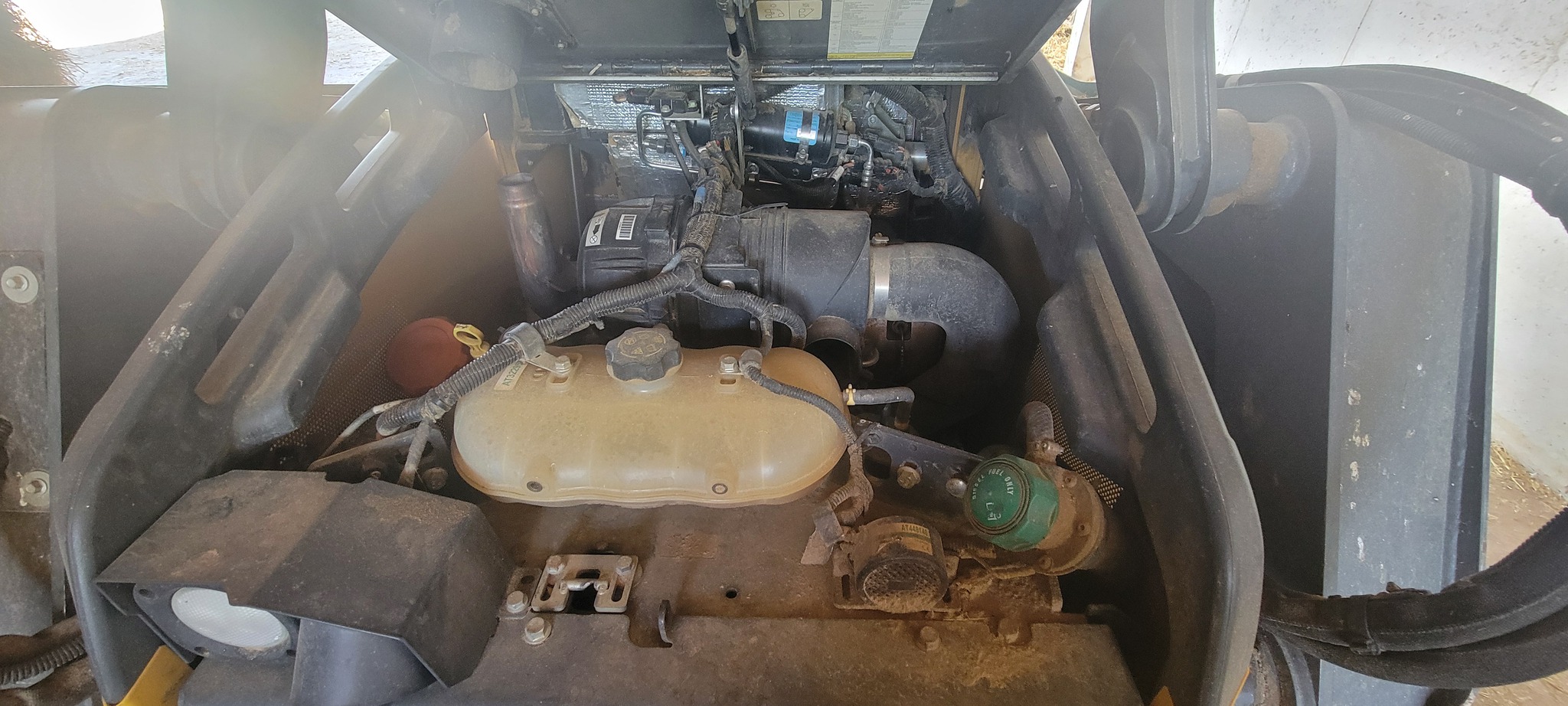 2019 John Deere 325G Image 12