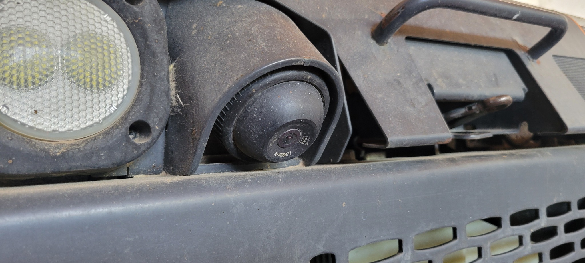 2019 John Deere 325G Image 11