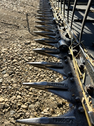 Used 2005 MacDon 963 Combine Platforms at Horizon Ag & Turf in Falher, AB - Photo5