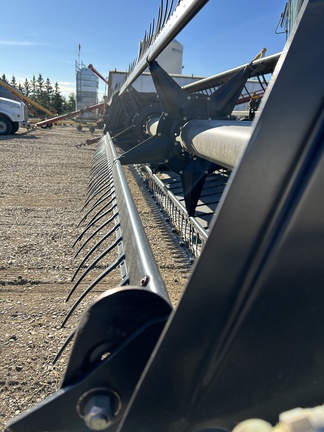 Used 2005 MacDon 963 Combine Platforms at Horizon Ag & Turf in Falher, AB - Photo7