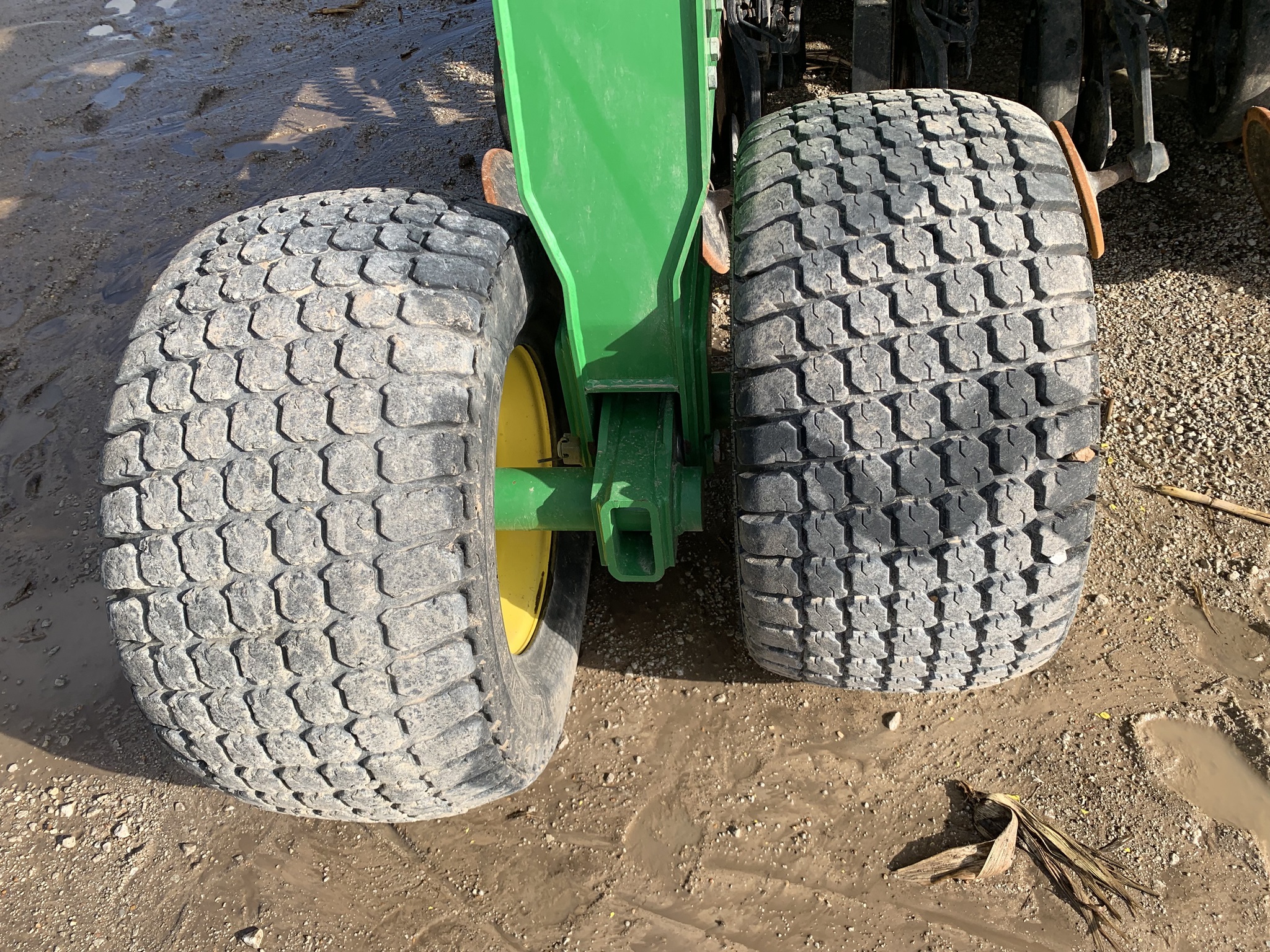  2013 John Deere 1890 at Heritage Tractor in Lamar, MO