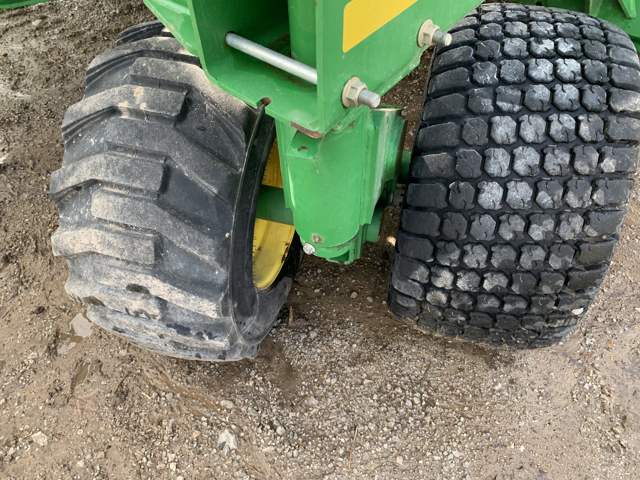  2013 John Deere 1890 at Heritage Tractor in Lamar, MO