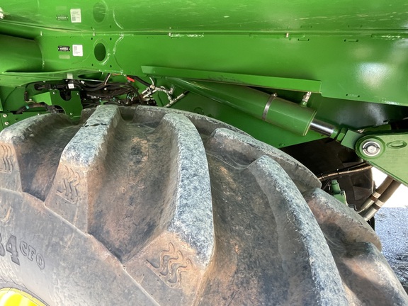 2021 John Deere CP690