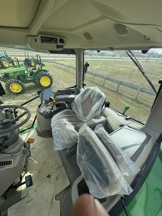 2023 John Deere 6R 145 Photo 6