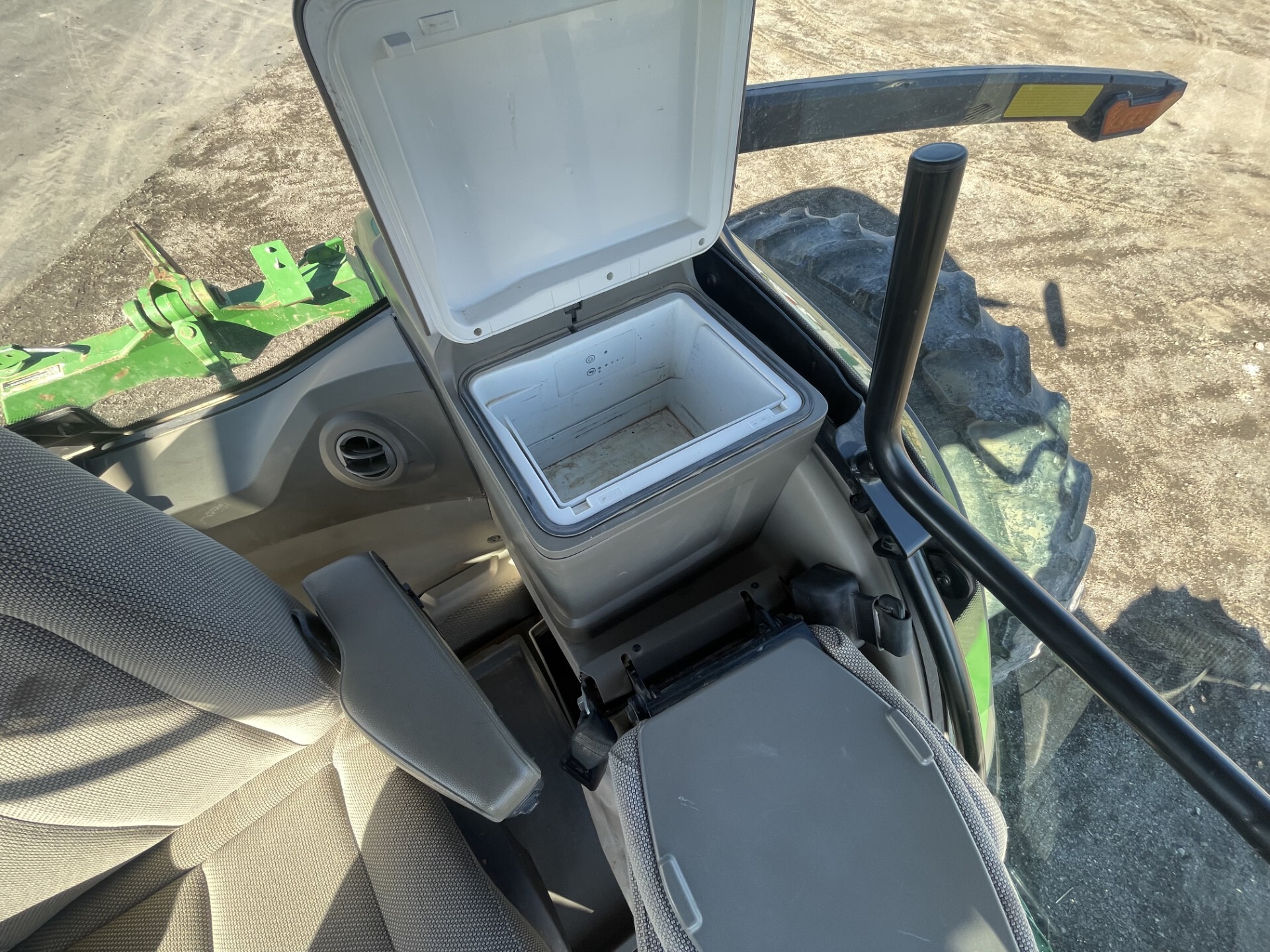 2021 John Deere 8R 310 Image 30