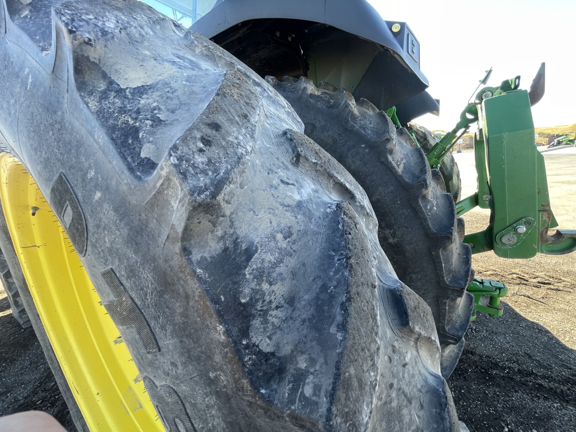 2021 John Deere 8R 310 Image 10