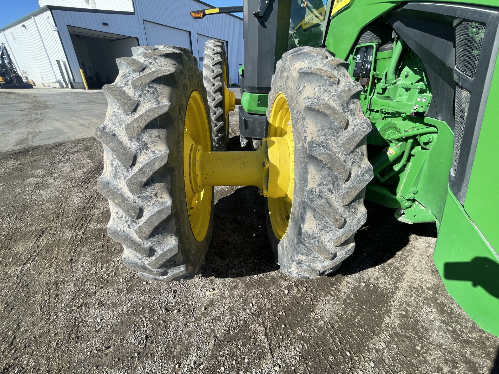 2021 John Deere 8R 310 Image 15