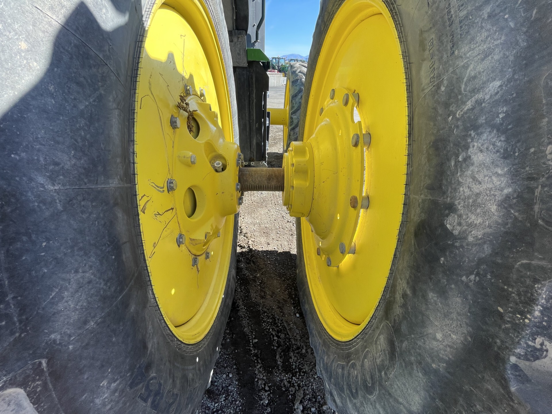 2021 John Deere 8R 310 Image 12