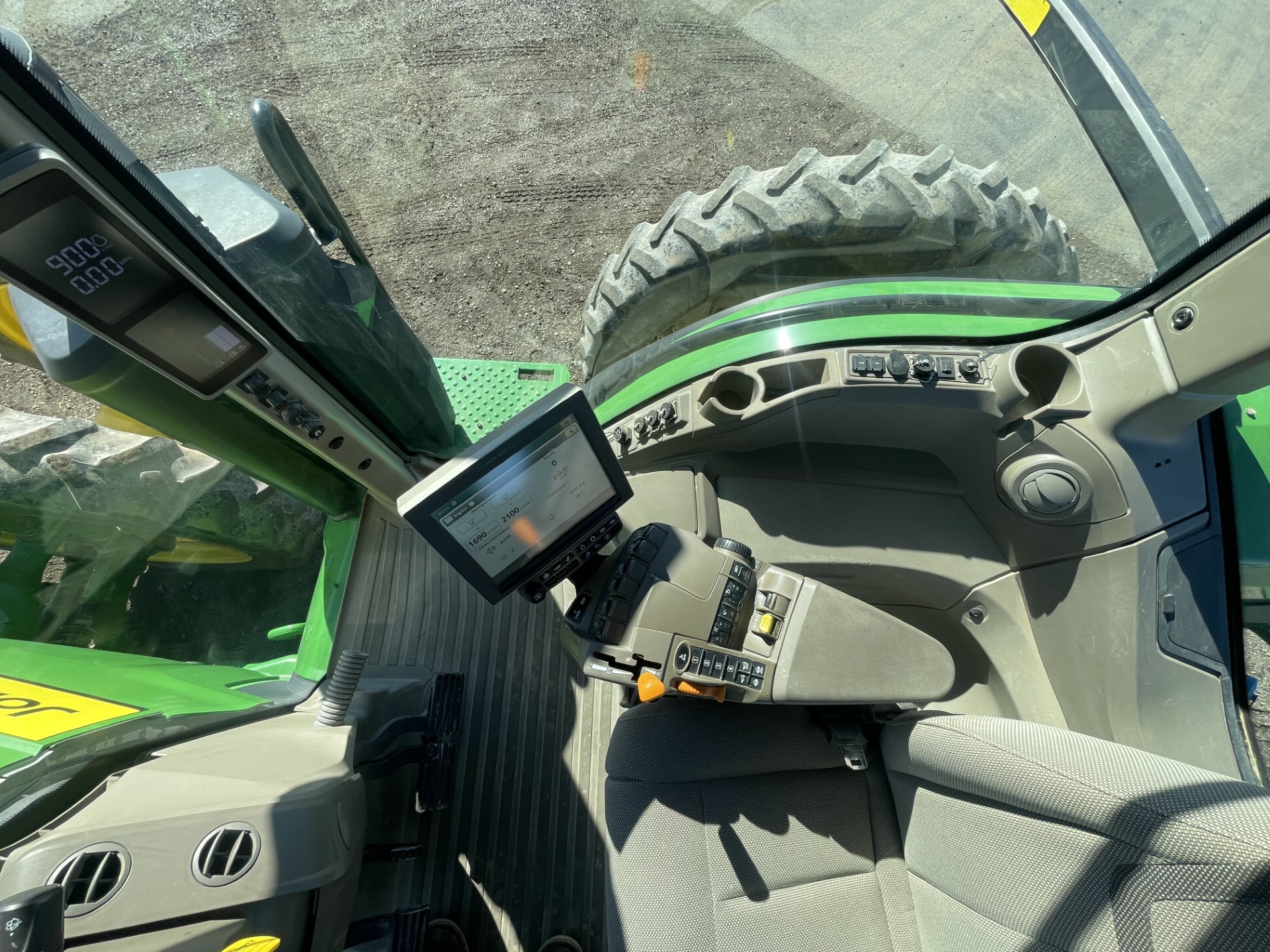 2021 John Deere 8R 310 Image 28
