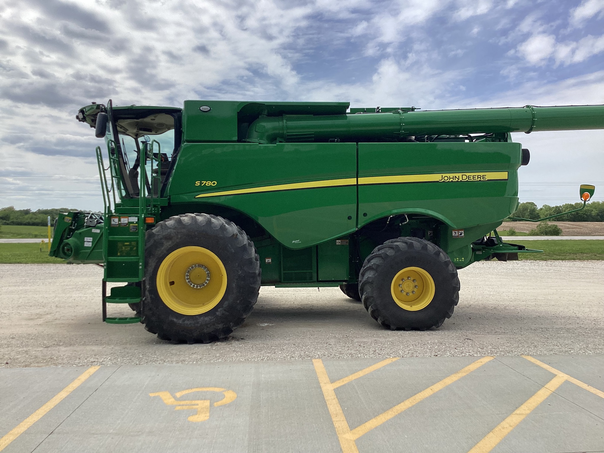  2024 John Deere S780 at Heritage Tractor in Rockport, IL