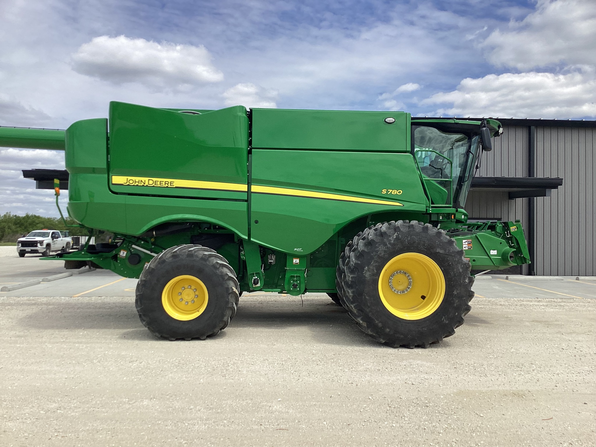  2024 John Deere S780 at Heritage Tractor in Rockport, IL