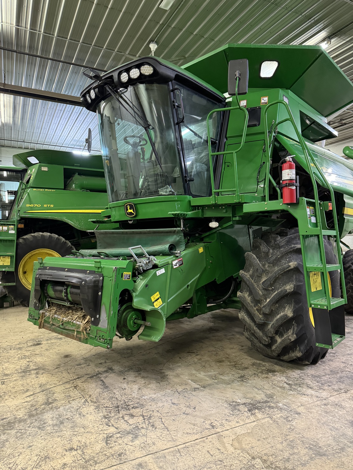 2009 John Deere 9570 STS Image 2