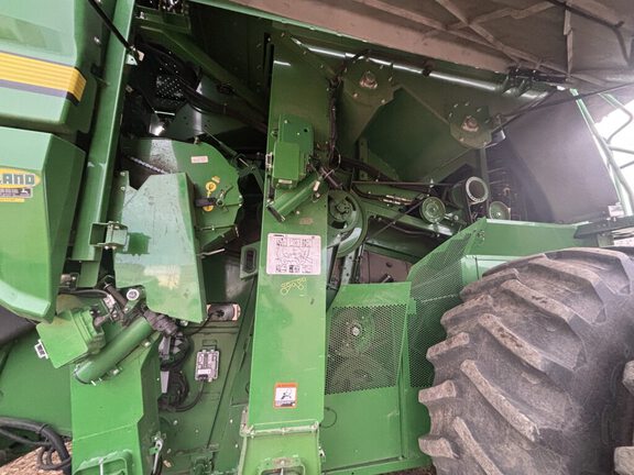 Used 2018 John Deere S790 Combines at Horizon Ag & Turf in Vermilion, AB - Photo8