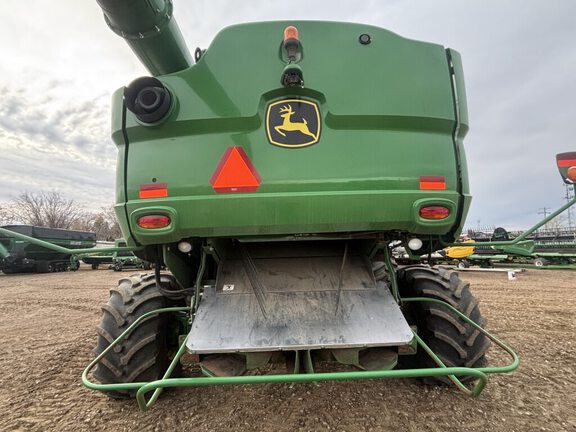 Used 2018 John Deere S790 Combines at Horizon Ag & Turf in Vermilion, AB - Photo9