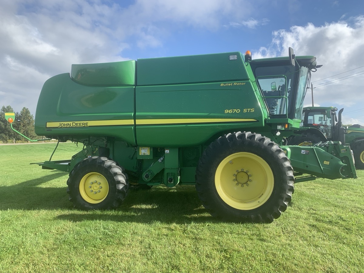 2011 John Deere 9670 STS Image 3