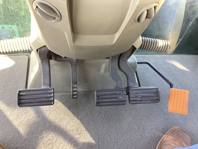 2023 John Deere 8R 340 Image 18