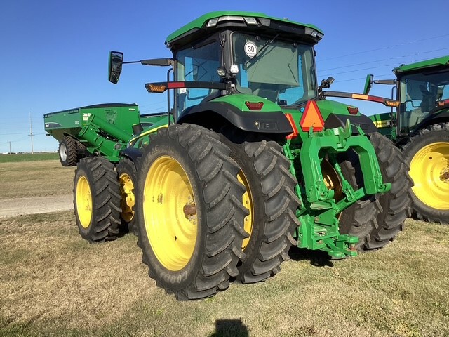 2023 John Deere 8R 340 Image 4