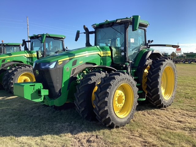2023 John Deere 8R 340 Image 2