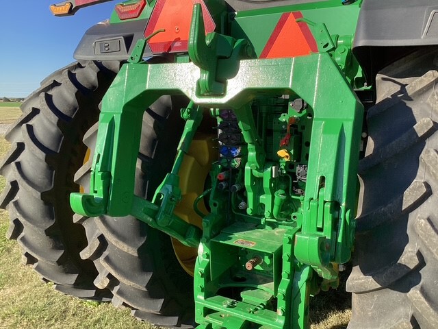 2023 John Deere 8R 340 Image 6