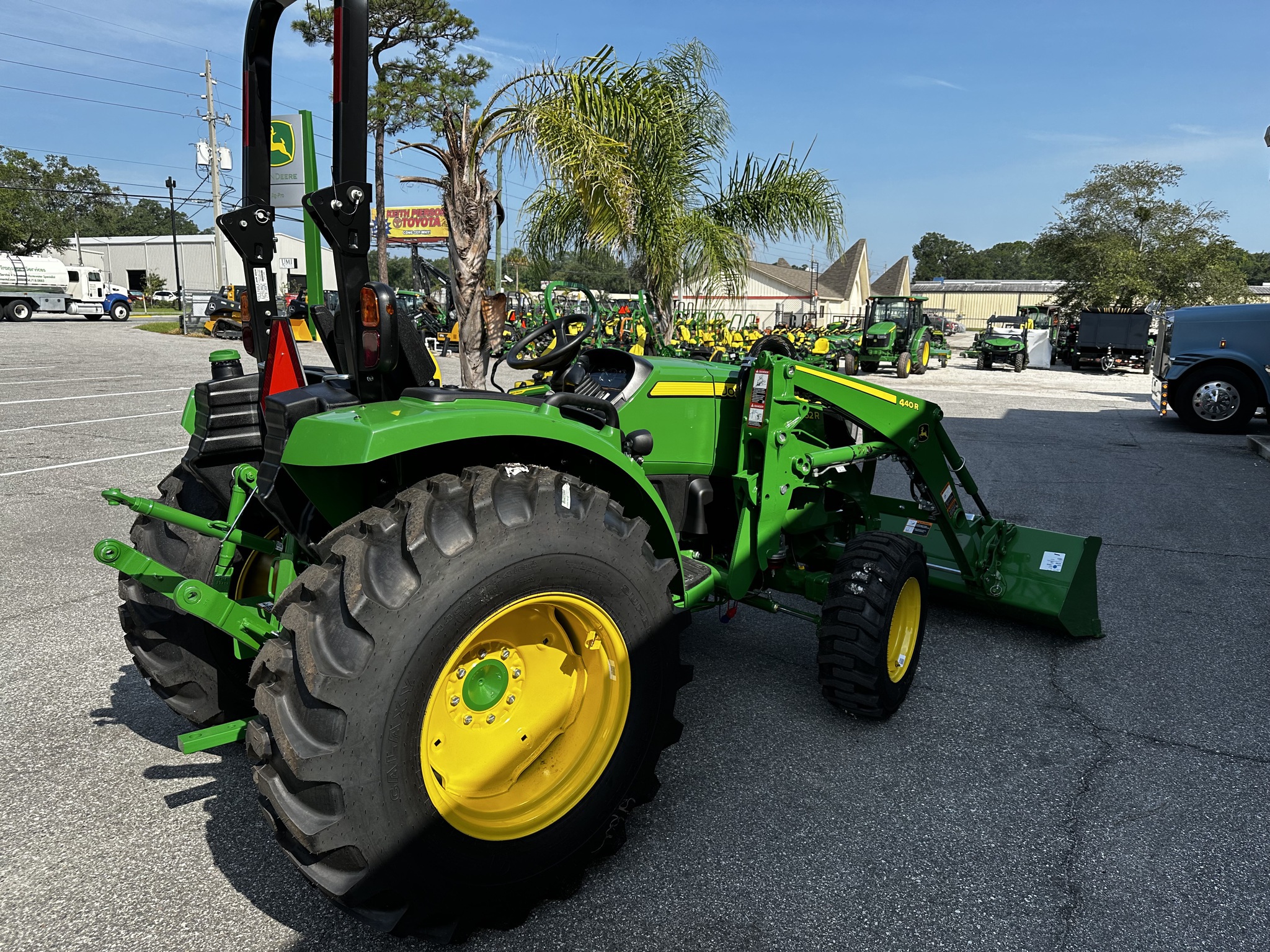 2025 John Deere 4044R Image 4