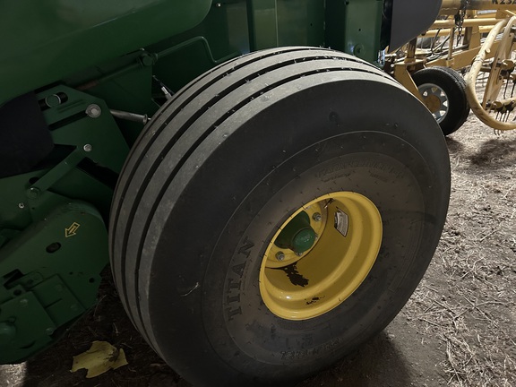 2024 John Deere 561M (7th thumbnail)
