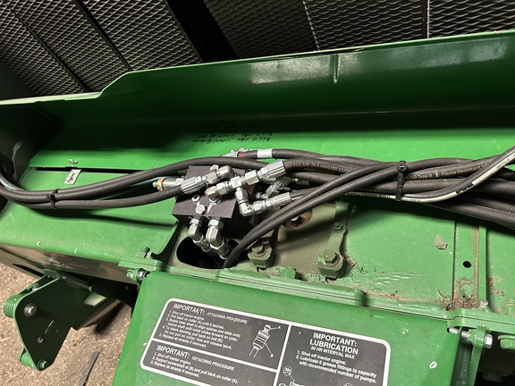 2024 John Deere 561M (6th thumbnail)