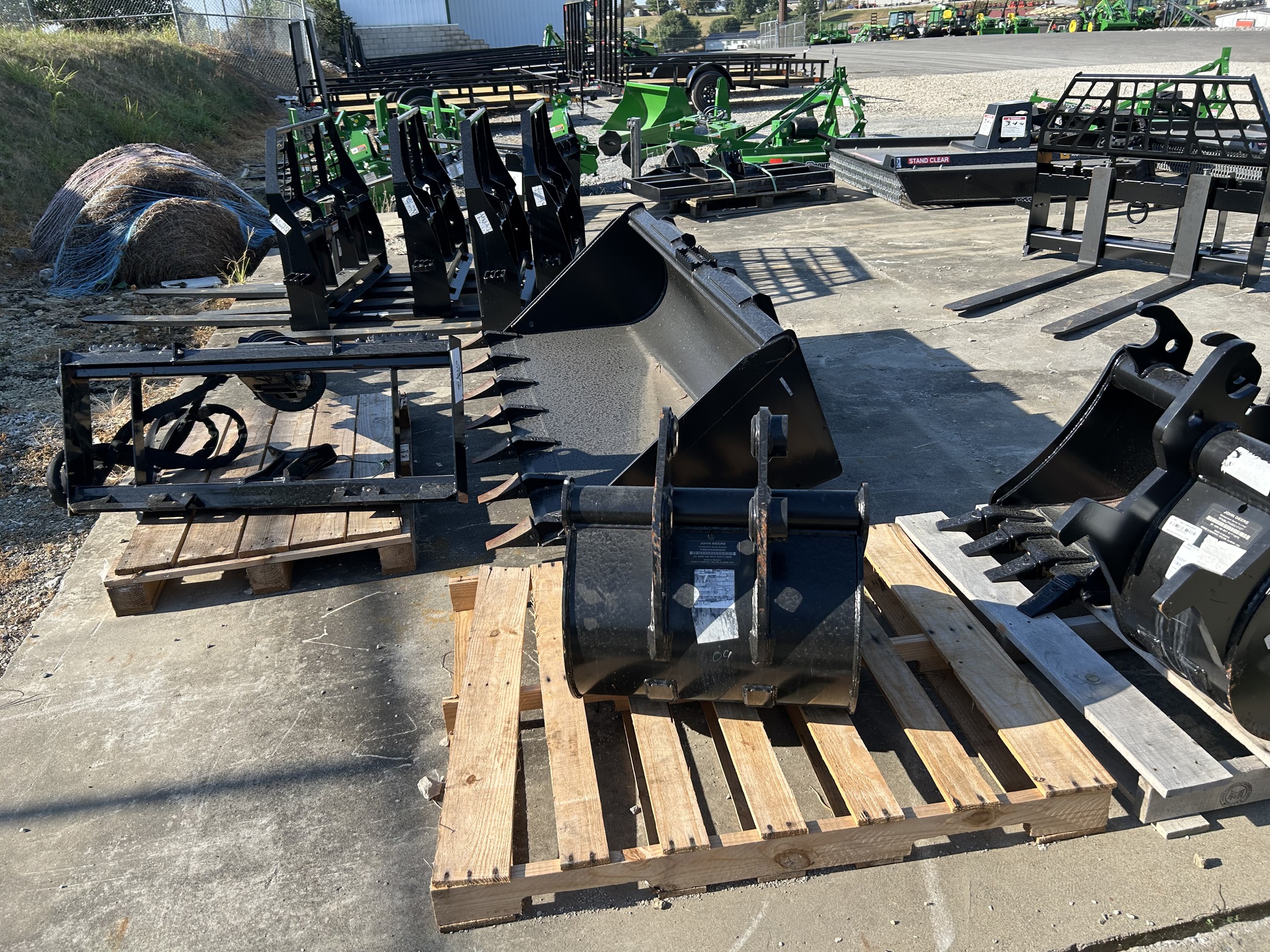 2023 John Deere BYT11909 Image 2