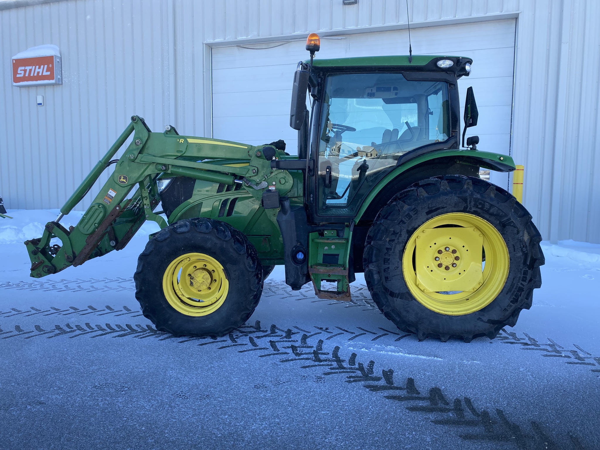 2017 John Deere 6130R Image 3