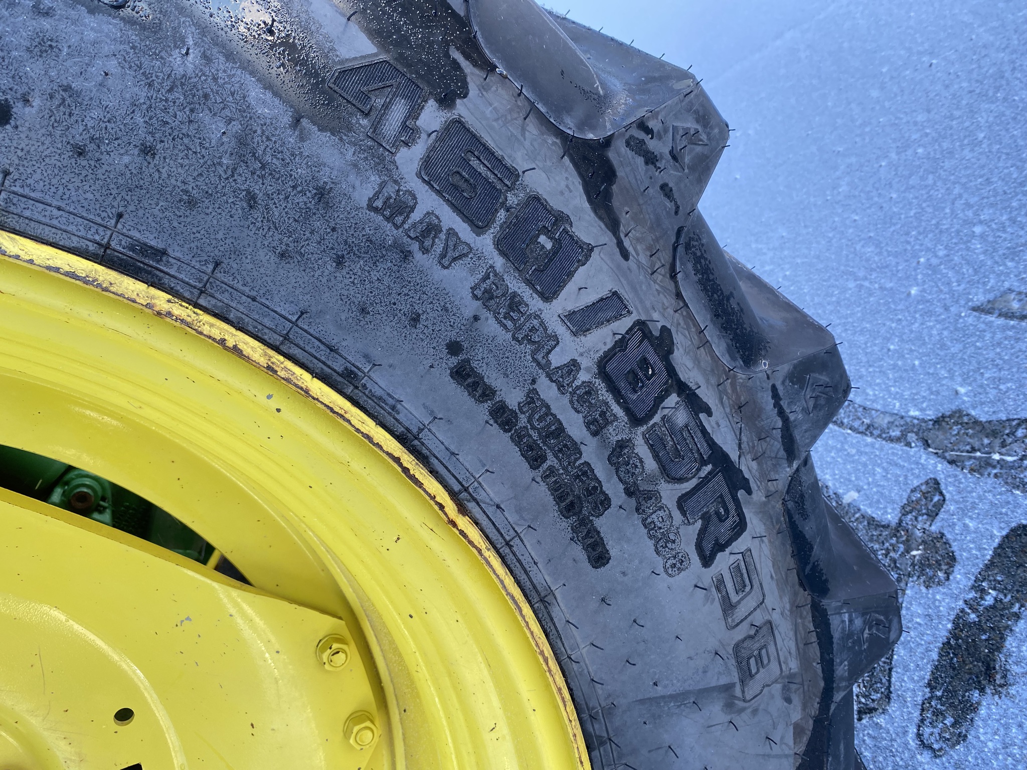 2017 John Deere 6130R Image 9