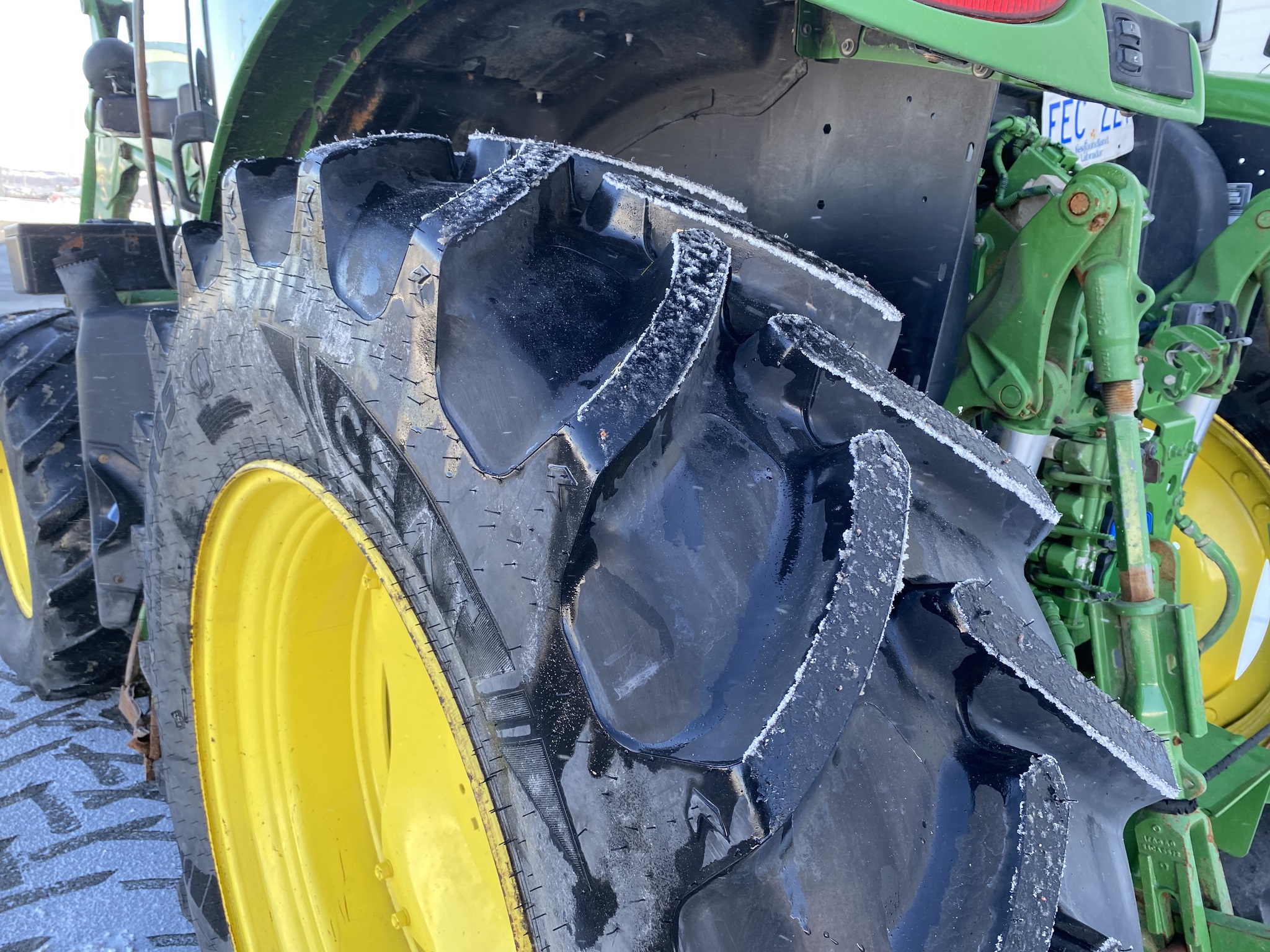 2017 John Deere 6130R Image 10