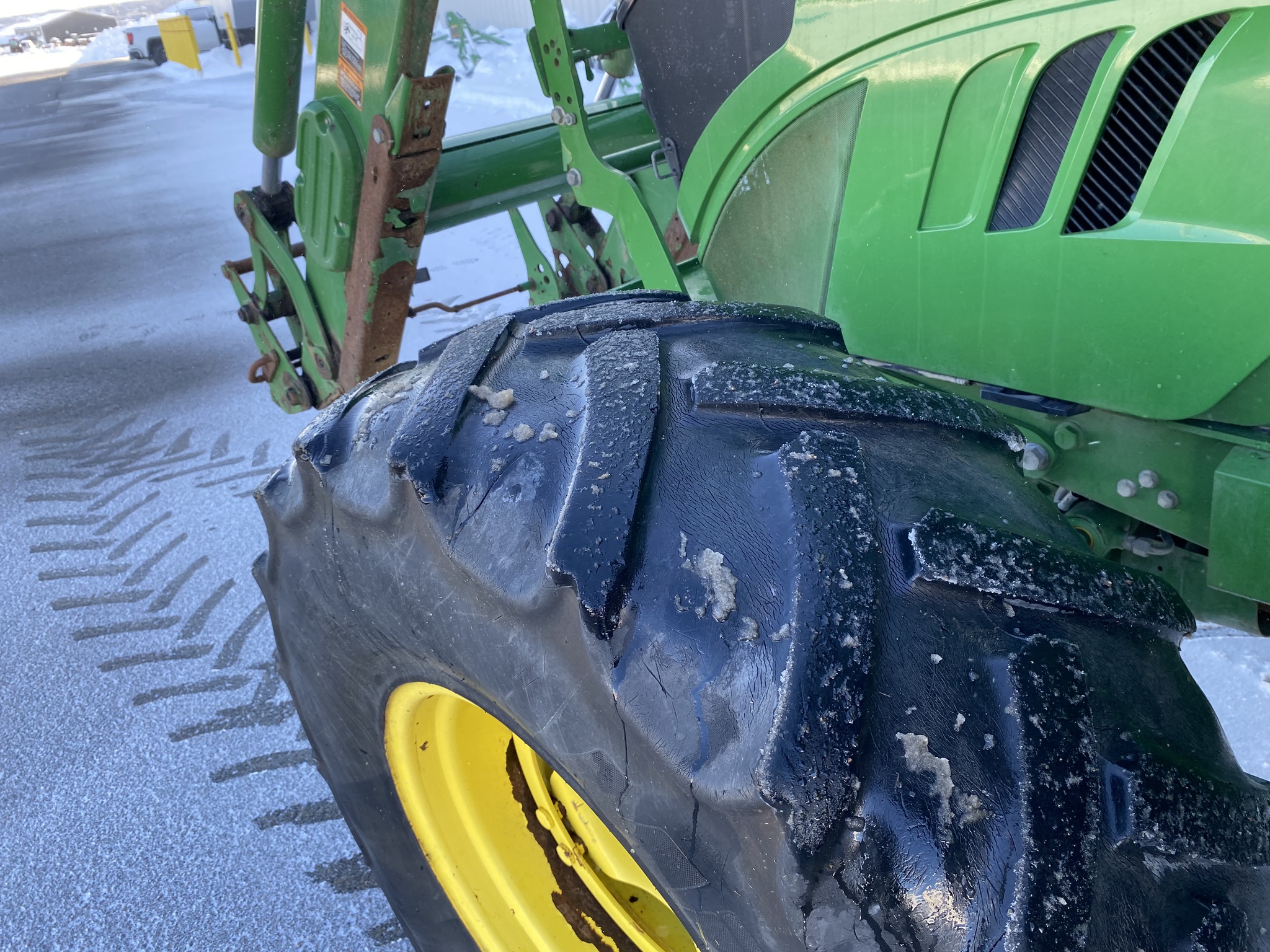 2017 John Deere 6130R Image 14