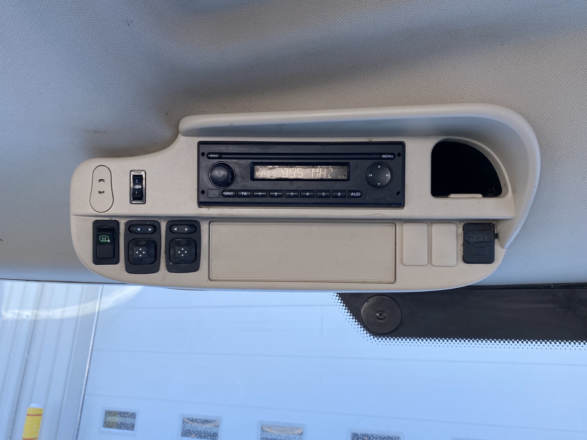 2017 John Deere 6130R Image 20