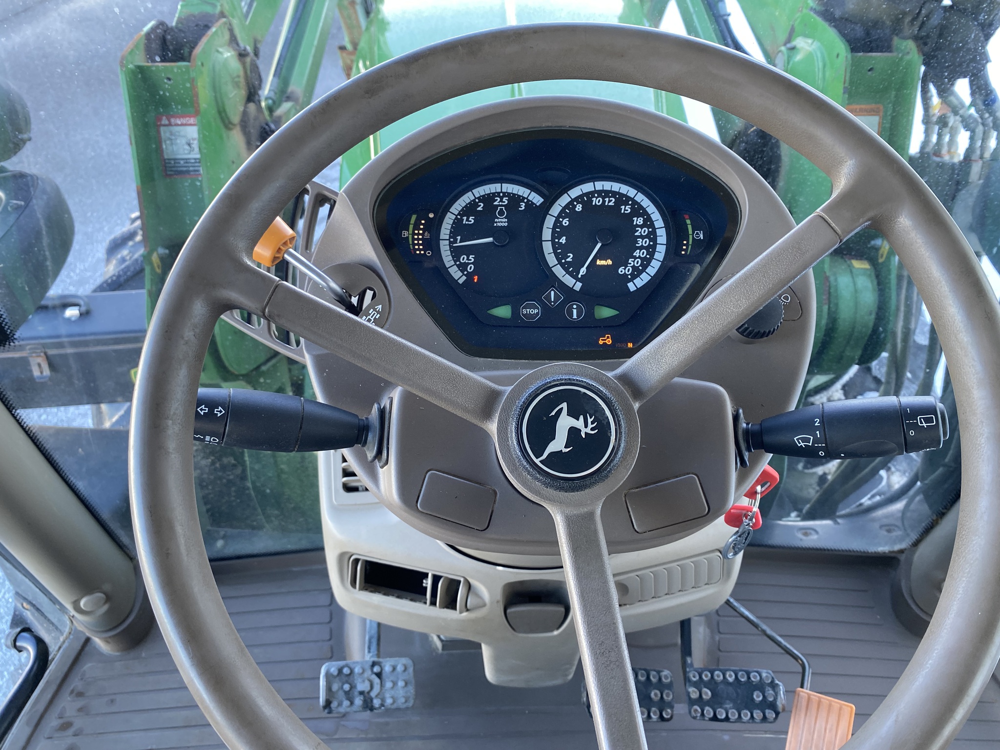 2017 John Deere 6130R Image 22