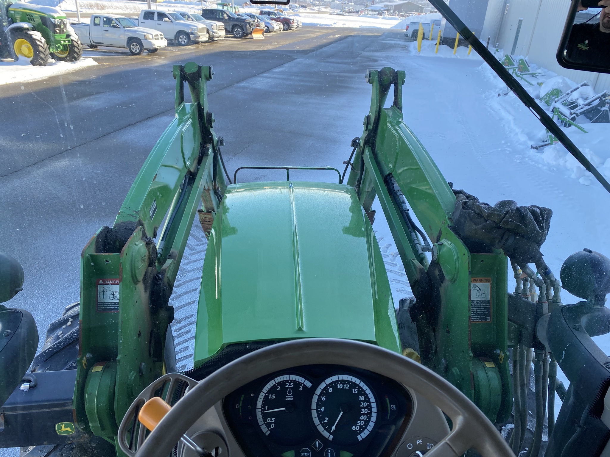 2017 John Deere 6130R Image 23