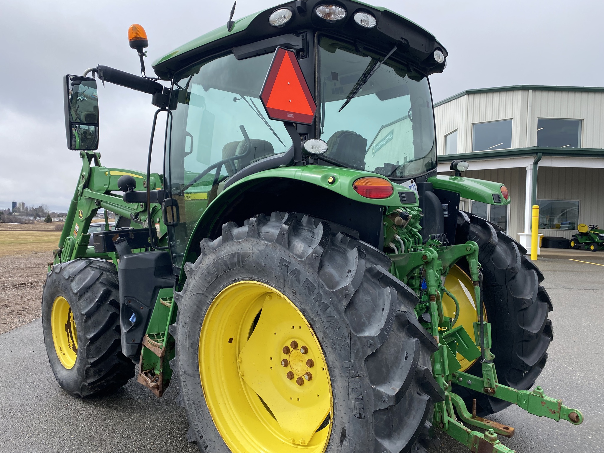 2017 John Deere 6130R Image 18