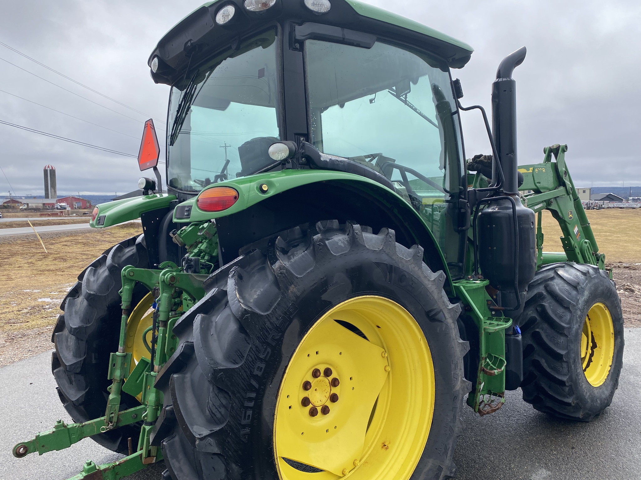 2017 John Deere 6130R Image 15