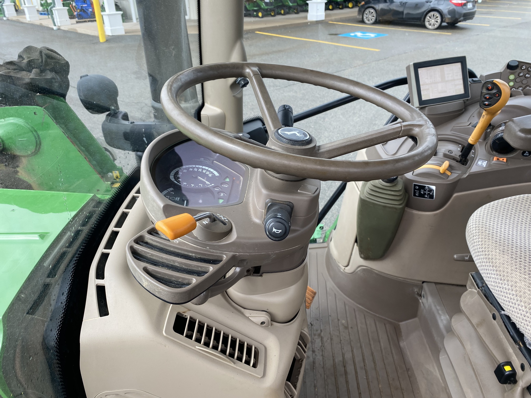 2017 John Deere 6130R Image 9