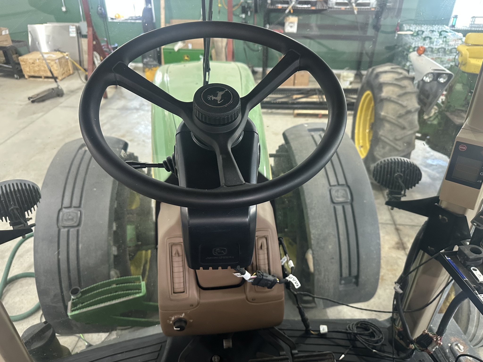 2002 John Deere 8220 Image 3