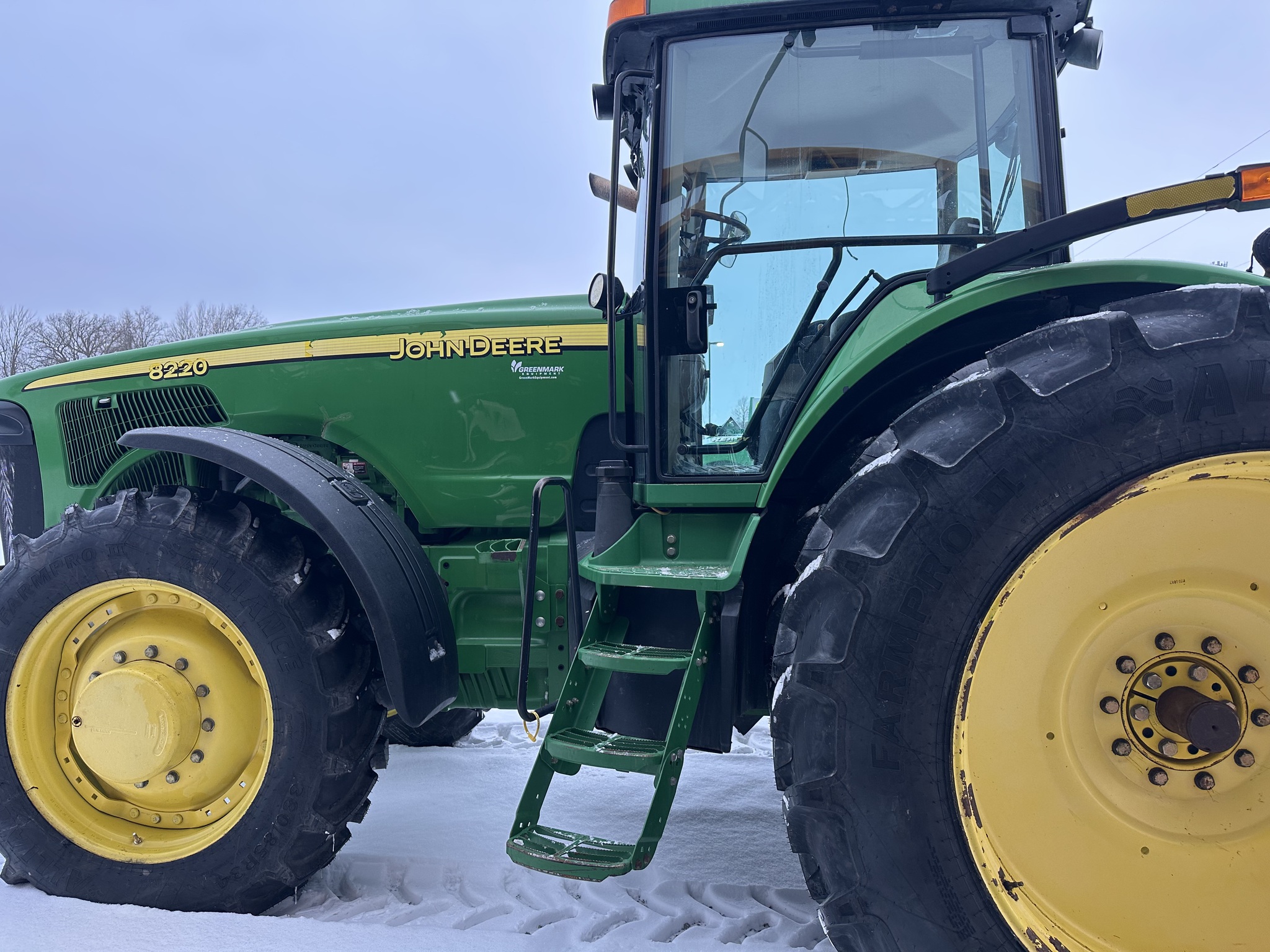 2002 John Deere 8220 Image 5