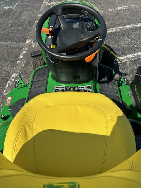 2024 John Deere X380 Image 6