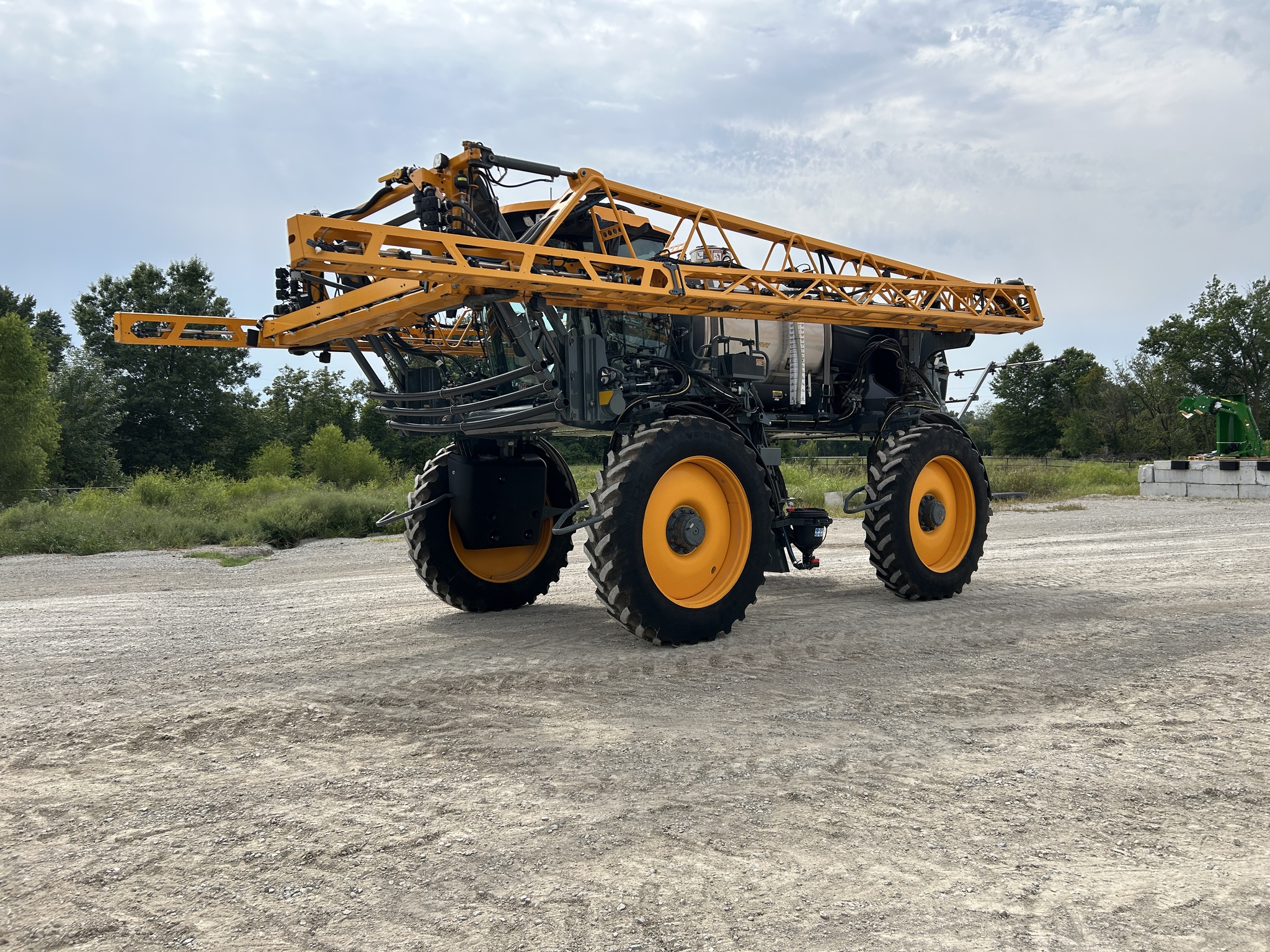  2022 Hagie STS12 at Heritage Tractor in Pittsburg, KS