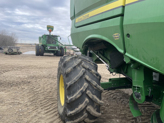 Used 2019 John Deere S790 Combines at Horizon Ag & Turf in Vermilion, AB - Photo13