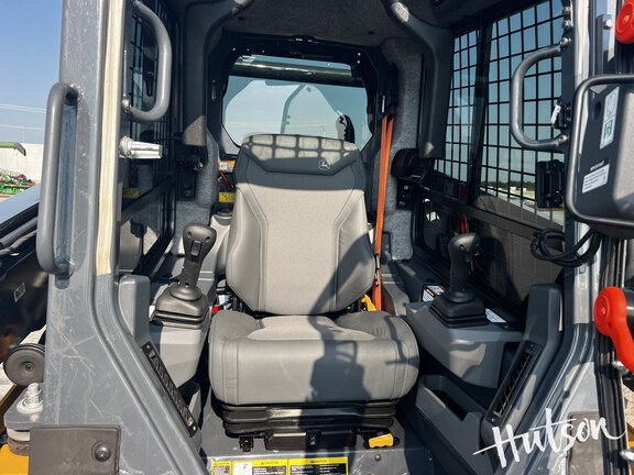 Photo of 2025 John Deere 331 P