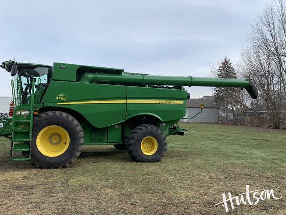 Photo of 2024 John Deere S790