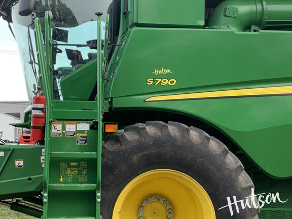 Photo of 2024 John Deere S790