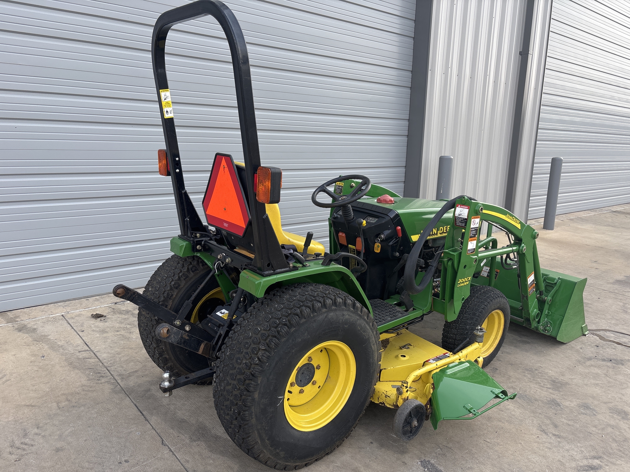 2000 John Deere 4100 Image 6