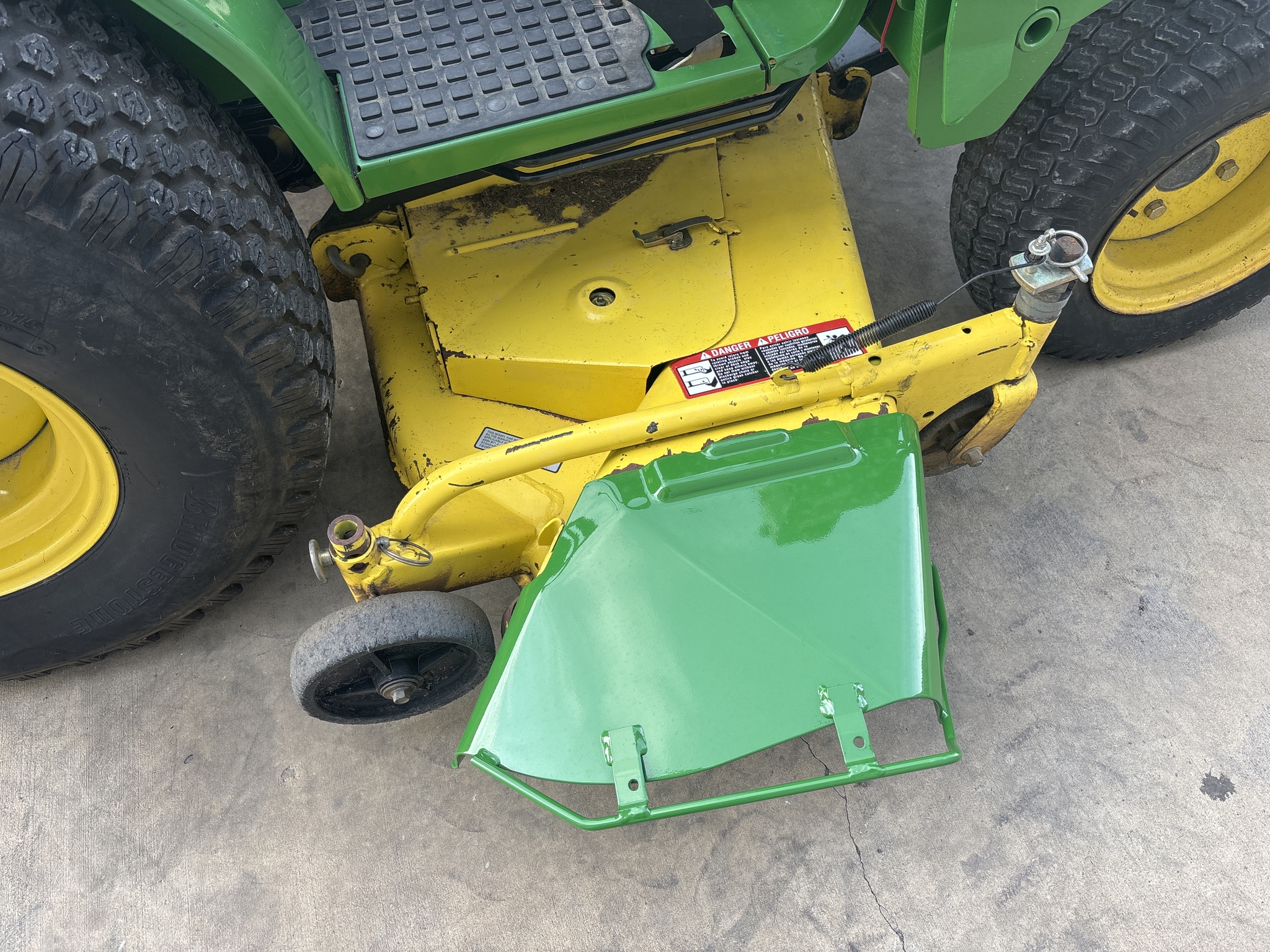2000 John Deere 4100 Image 19