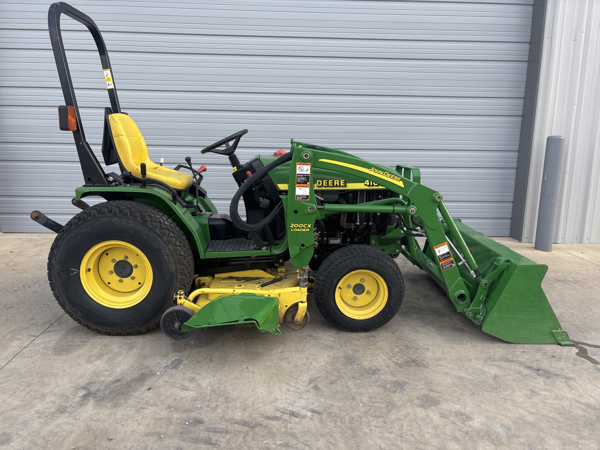 2000 John Deere 4100 Image 4