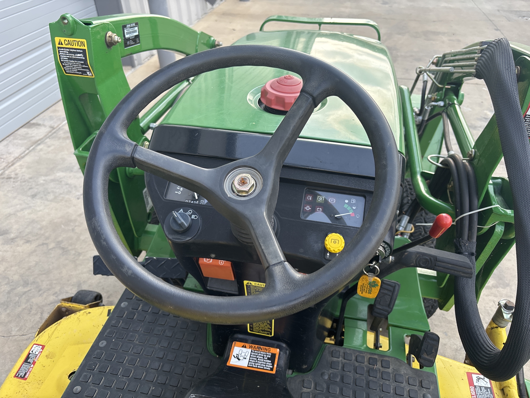 2000 John Deere 4100 Image 9