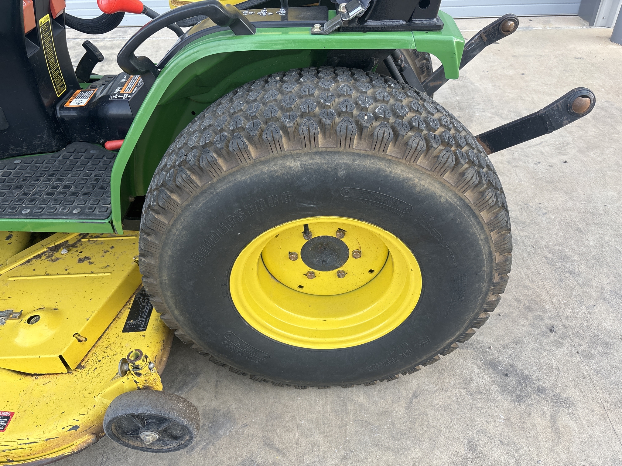 2000 John Deere 4100 Image 22